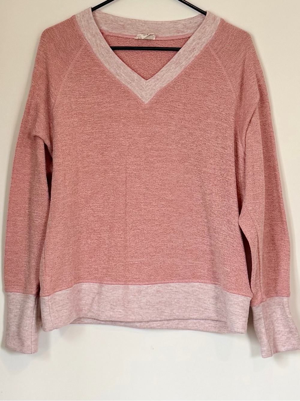 Yelete Pink V-Neck Contrast Trim Sweater - Size: Medium